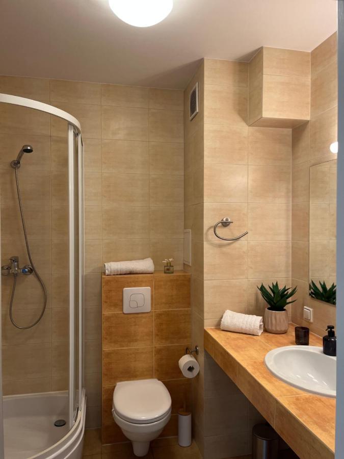 Apartament Z Garazem I Ogrodem Kolobřeh Exteriér fotografie