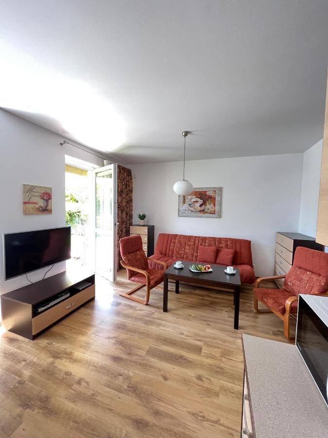 Apartament Z Garazem I Ogrodem Kolobřeh Exteriér fotografie