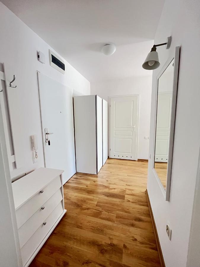 Apartament Z Garazem I Ogrodem Kolobřeh Exteriér fotografie