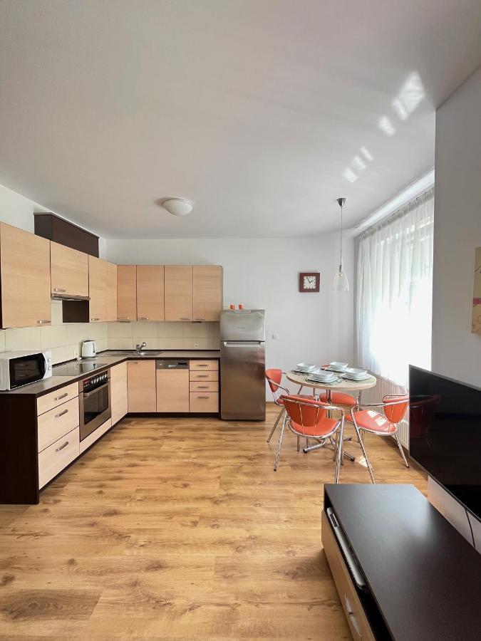 Apartament Z Garazem I Ogrodem Kolobřeh Exteriér fotografie