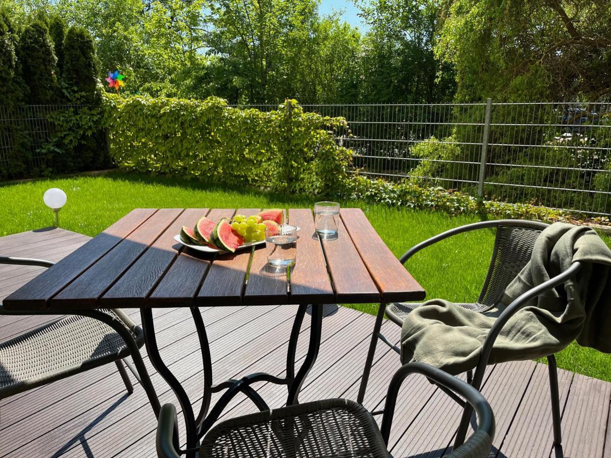 Apartament Z Garazem I Ogrodem Kolobřeh Exteriér fotografie