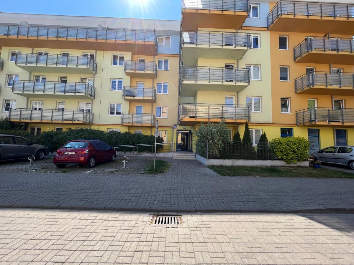 Apartament Z Garazem I Ogrodem Kolobřeh Exteriér fotografie